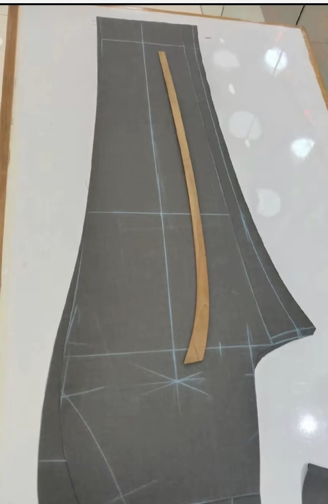 Handmatig getekend kledingpatroon